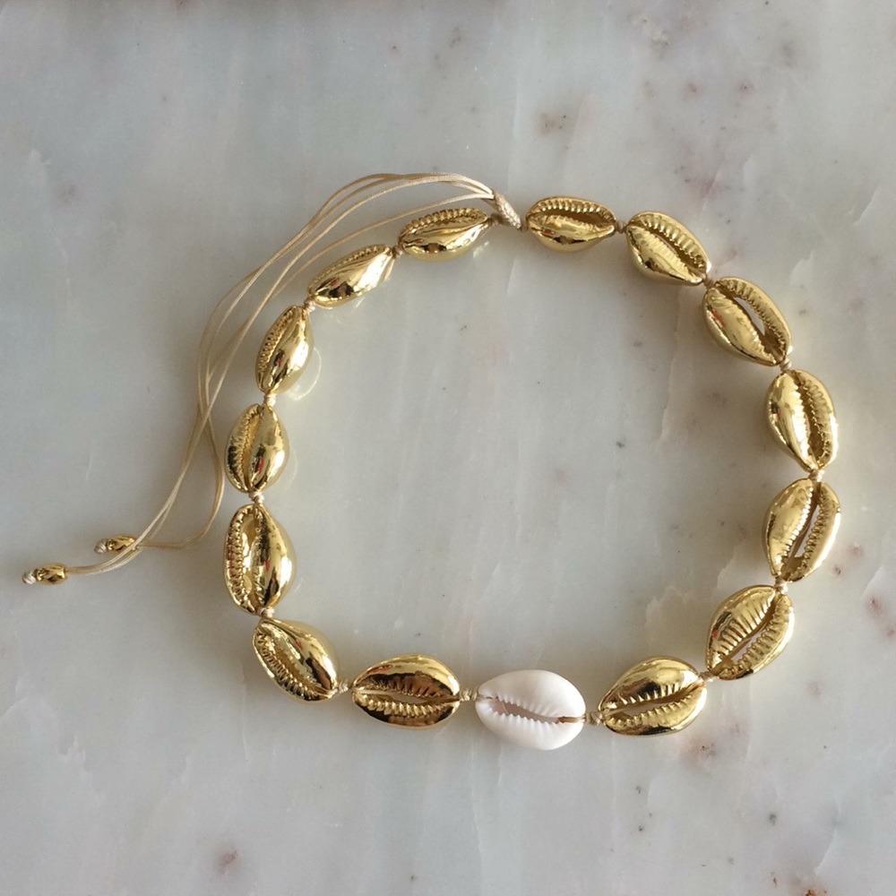 Cowrie Shell Chocker Necklace